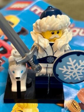 Snow Guardian (col22-4), Series 22 with Stand, Accessories & Pamphlet LIKE NEW!